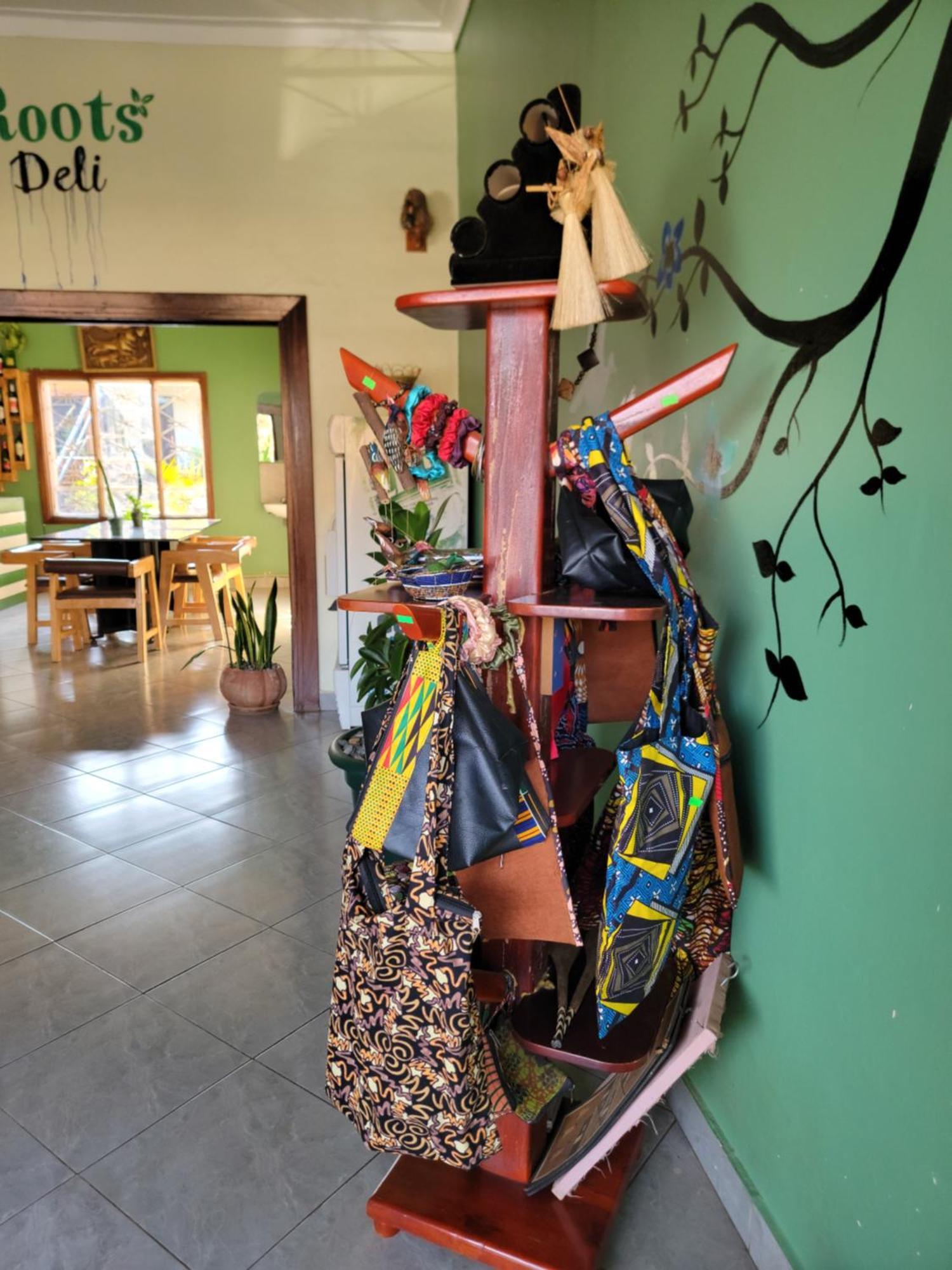 Bed and Breakfast Grassroots Cafe & Deli Masaka Exterior foto